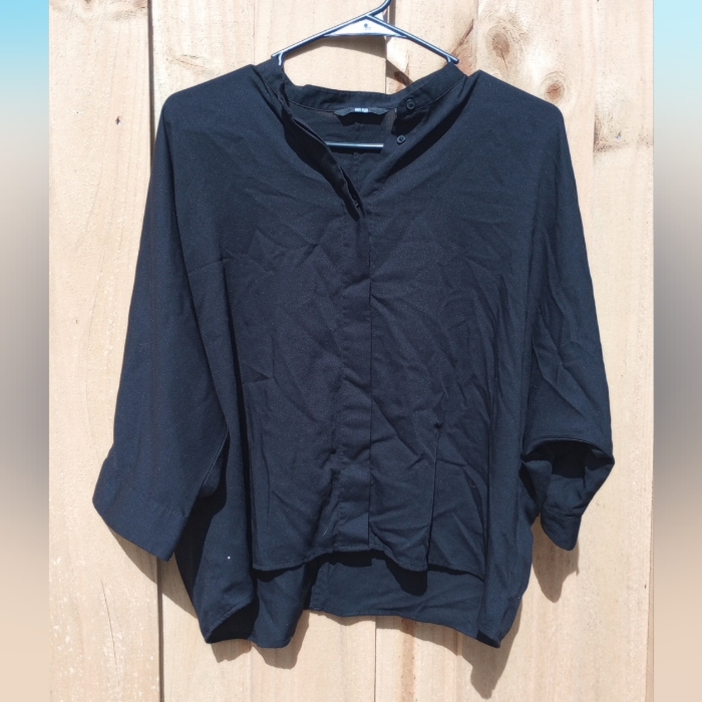 UNIQLO Black Shirt Size XS